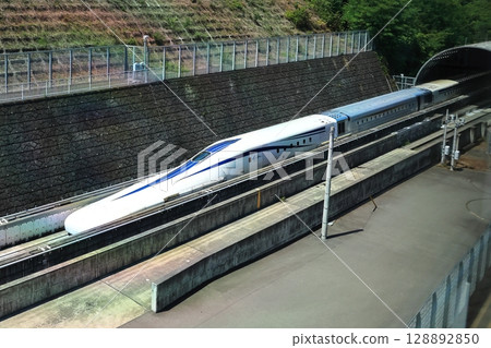 新型線性測試車M10的運行測試 128892850