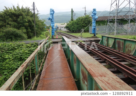 The track will continue The track will continue 128892911