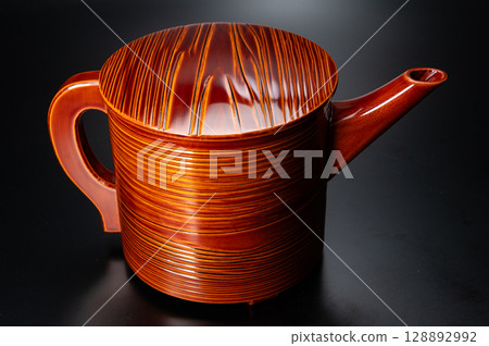 Hida Shunkei Curved Katakuchi Mizutsuji | A beautiful pouring vessel with the texture of natural wood and the grain of the hegi Hida Shunkei Curved Katakuchi Mizutsuji | A beautiful pouring vessel with the texture of natural wood and the grain of the hegi 128892992