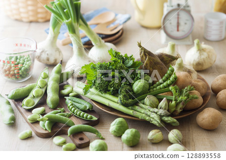 Spring vegetables 128893558