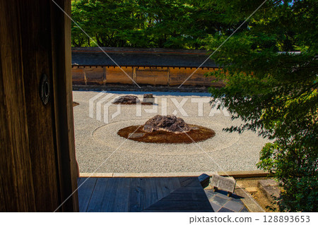 [Kyoto Scenery] Ryoanji Temple: The Mysterious Shichigosan Rock Garden 128893653