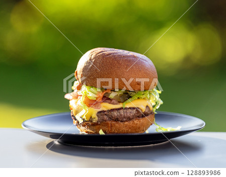 fresh tasty burger 128893986