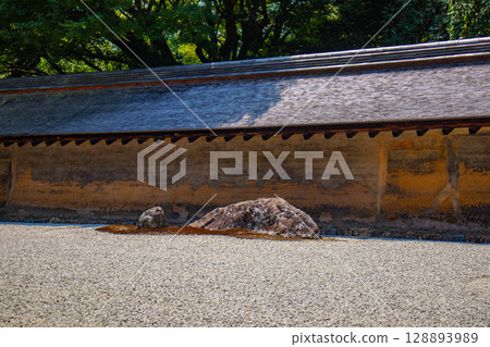[Kyoto Scenery] Ryoanji Temple: The Mysterious Shichigosan Rock Garden 128893989