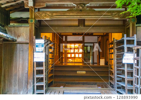 【京都風光】龍安寺：神秘的七五山石庭 128893990