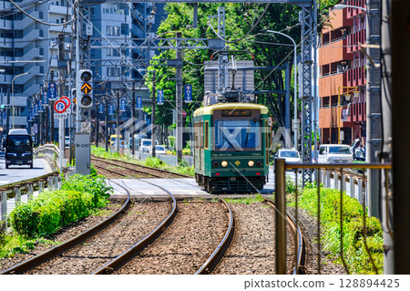 Tokyo Sakura Tram (Toden Arakawa Line) Waseda Station Tokyo Sakura Tram (Toden Arakawa Line) Waseda Station 128894425