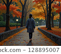 走在秋天的公園 128895007