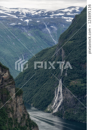 Geiranger fjord Ornesvingen Viewpoint 128895136