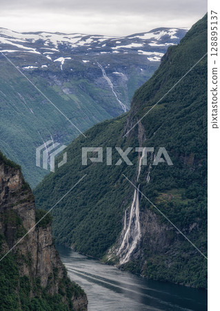 Geiranger fjord Ornesvingen Viewpoint 128895137