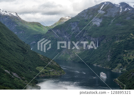 Geiranger fjord from Flydalsjuvet 128895321