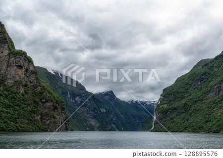 Geiranger fjord from cruise ship 128895576