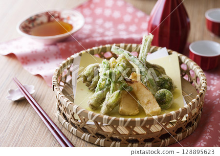 野生植物天婦羅 128895623