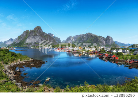 Reine Fishing Village in Lofoten 128896290