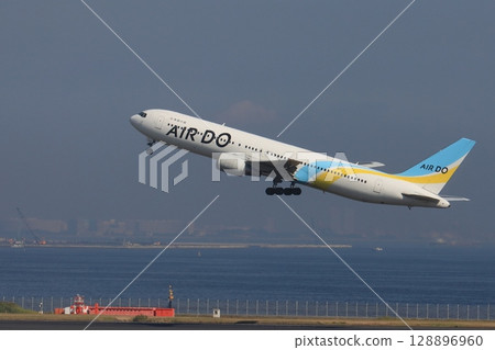 起飛,客機上升 Air Do 飛機起飛 起飛,客機上升 Air Do 飛機起飛 128896960