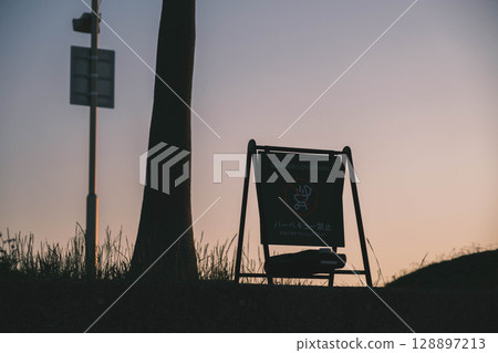 [Tarui Southern Beach] A signboard in the sunset 128897213