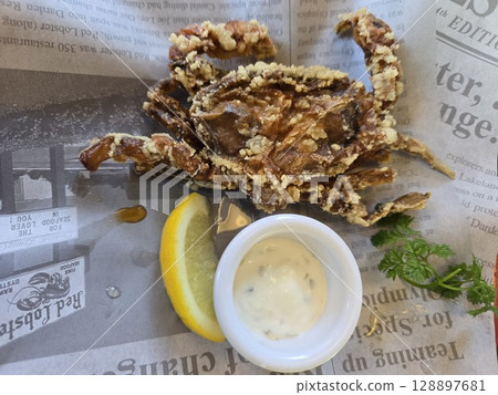 Delicious soft shell crab Delicious soft shell crab 128897681