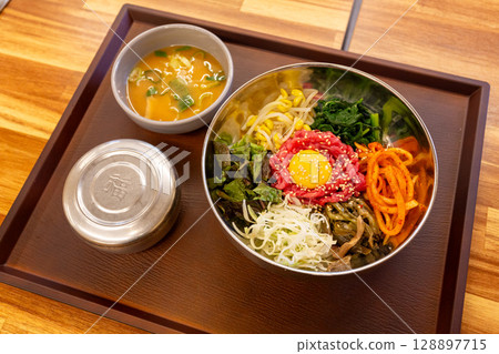 Korean traditional food. Beef Tartare Bibimbap 128897715