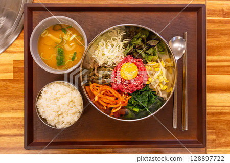 Korean traditional food. Beef Tartare Bibimbap 128897722