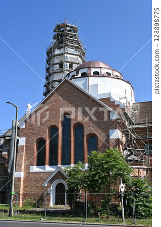Reconstruction of the greek church in the city 128898775