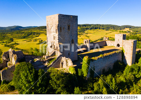 Panoramic view of castle Puivert. Languedoc-Roussillon region Panoramic view of castle Puivert. Languedoc-Roussillon region 128898894