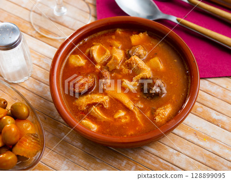 Spanish stewed tripe dish Callos a la Madrilena 128899095