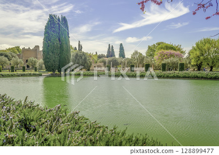 Ancient Pool in Villa Adriana (Hadrian's Villa), Tivoli, Italy Ancient Pool in Villa Adriana (Hadrian's Villa), Tivoli, Italy 128899477