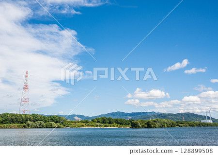 枚方市淀川的夏日風景 枚方市淀川的夏日風景 128899508
