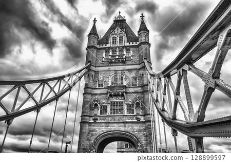 Tower Bridge, London, UK Tower Bridge, London, UK 128899597