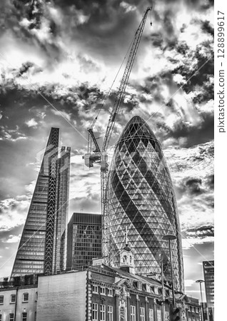 30 St Mary Axe aka Gherkin Building, London, UK 128899617