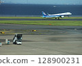 Taking to the skies from Tokyo. The moment of departure from Haneda 128900231