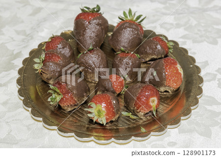 Homemade Chocolate Covered Strawberries for Valentine's Day 128901173