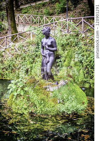 Fountain with female statue inside the Villa Vecchia, Cosenza, Italy 128901291