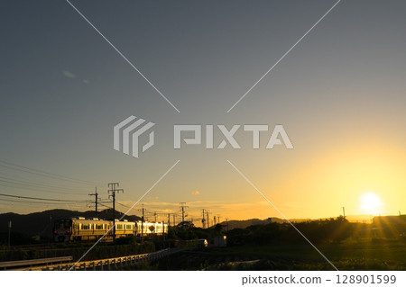 Sunset Sunset 128901599