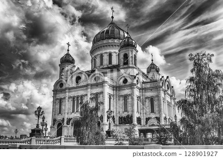 Cathedral of Christ the Saviour, iconic landmark in Moscow, Russia 128901927