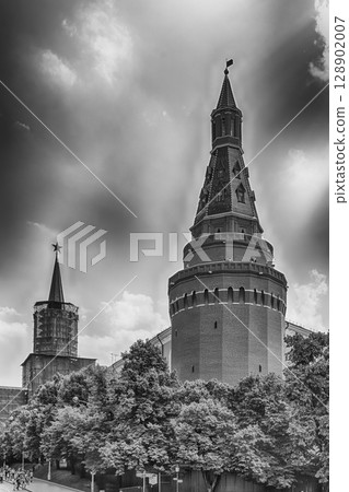 The scenic Corner Arsenalnaya Tower of the Moscow Kremlin, Russia 128902007