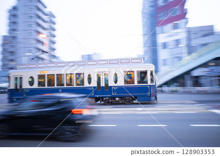 running streetcar running streetcar 128903353