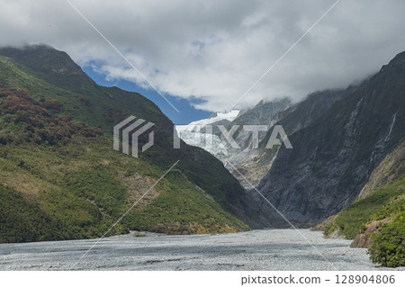 Franz Josef Glacier in Westland National Park, West Coast, New Zealand 128904806