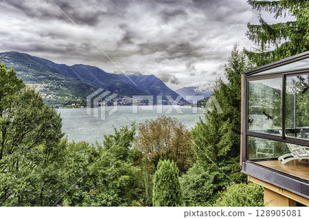 Scenic landscape over the Lake Como, Italy 128905081