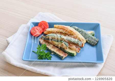 Fried zucchini 128905820