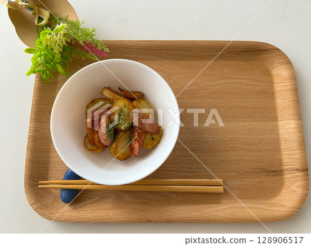 用糸島五月皇后土豆製作的德國土豆 用糸島五月皇后土豆製作的德國土豆 128906517