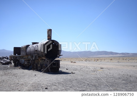 Uyuni, train graveyard 3 Uyuni, train graveyard 3 128906750