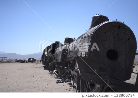 Uyuni, train graveyard 7 Uyuni, train graveyard 7 128906754