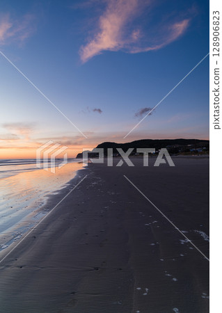 Sunrise sky seen from Waimarama Beach in Hastings, Hawke's Bay, New Zealand Sunrise sky seen from Waimarama Beach in Hastings, Hawke's Bay, New Zealand 128906823
