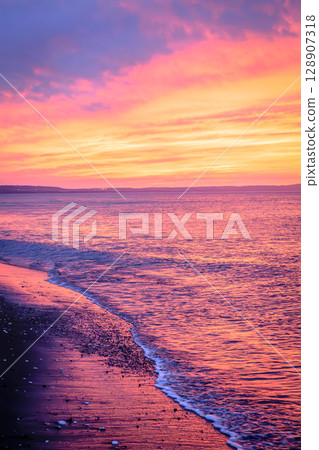 彩虹雲下－遙遠北方的寧靜夜景 128907318