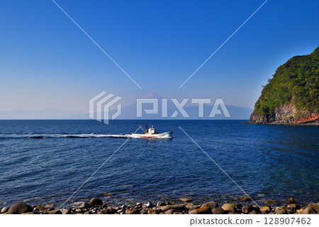 Chubu region, Izu Peninsula, Cape Mihama, Suruga Bay and Mt. Fuji as seen from the promenade at Cape Mihama Park, Toda, Numazu City, Shizuoka Prefecture (2) 128907462