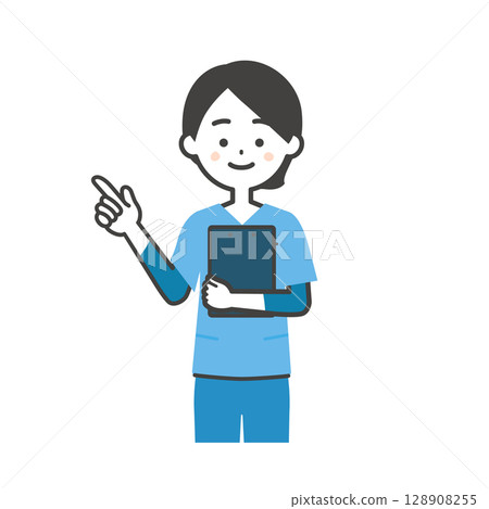 一名身穿手術服的婦女手持文件並指著 一名身穿手術服的婦女手持文件並指著 128908255