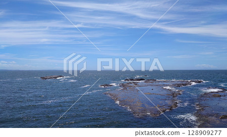 The sea and reefs photographed from Enoshima 128909277