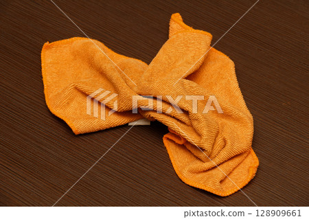 Magic cloth for cleaning 128909661