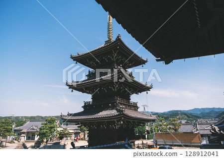 【水馬寺】雄偉的三重塔 【水馬寺】雄偉的三重塔 128912041