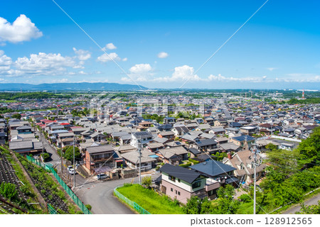 Vast residential area (Sakuradai, Yokkaichi City, Mie Prefecture) 128912565