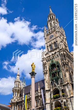 New Town Hall, Neues Rathaus, city government building on Marienplatz square in central Munich in Bavaria, Germany 128912715